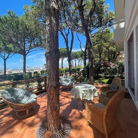 Villa Beachfront In Qerret With A Private Pool