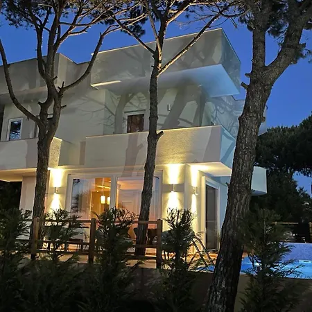 Βίλα Beachfront In Qerret With A Private Pool *