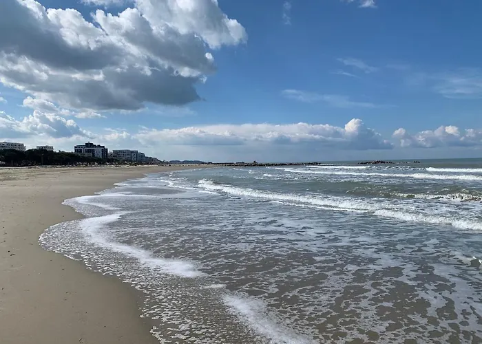 Beachfront In Qerret With A Private Pool 别墅 *