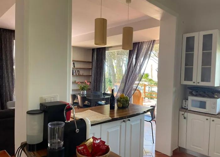 Beachfront In Qerret With A Private Pool 别墅 *