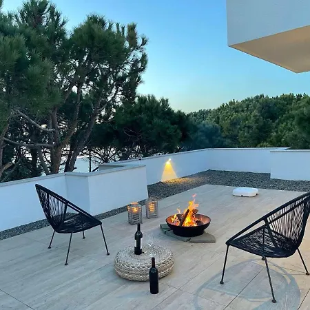 فيلة Beachfront In Qerret With A Private Pool