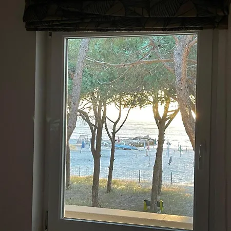 Beachfront In Qerret With A Private Pool فيلة *