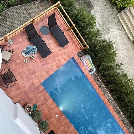 Beachfront In Qerret With A Private Pool فيلة