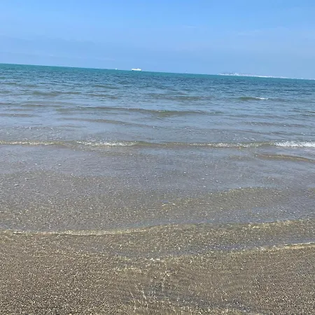 فيلة Beachfront In Qerret With A Private Pool غوليم