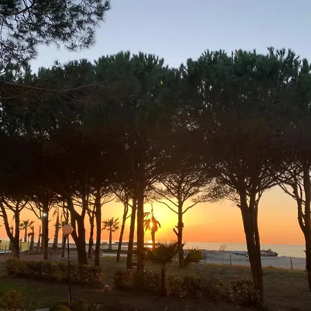 Villa Beachfront In Qerret With A Private Pool Golem (Tirana)