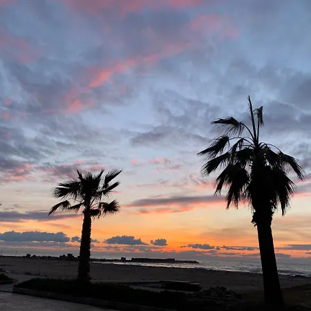 Beachfront In Qerret With A Private Pool غوليم