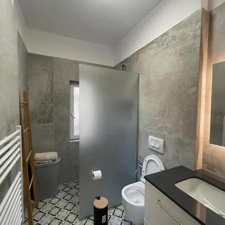 Beachfront In Qerret With A Private Pool ゴーレム