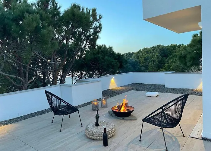 Villa Beachfront In Qerret With A Private Pool