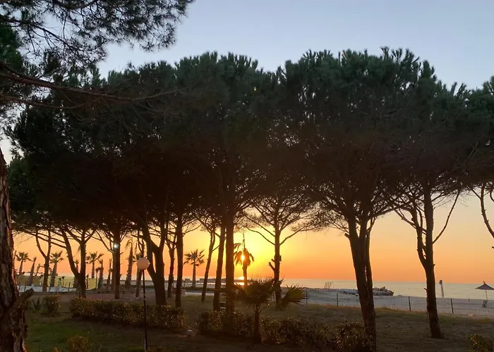 Villa Beachfront In Qerret With A Private Pool Golem (Tirana)