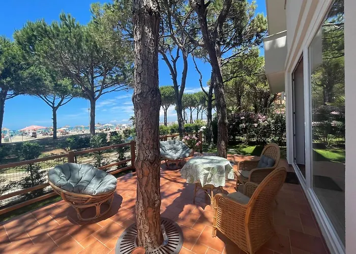 Villa Beachfront In Qerret With A Private Pool