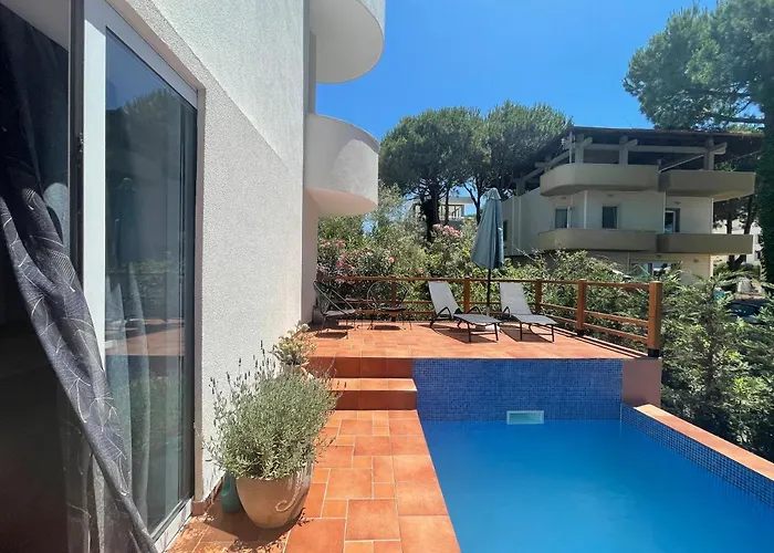 Beachfront In Qerret With A Private Pool * Golem (Tirana)