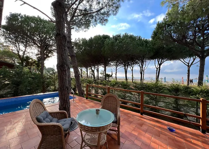 Beachfront In Qerret With A Private Pool * Golem (Tirana)